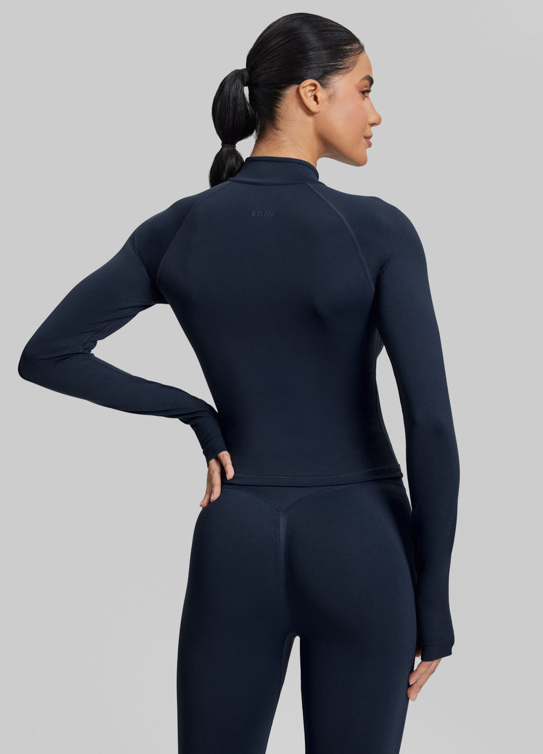 Ultrasculpt Longline Form-Fitting Seamless Thumb Hole Twill Knit Half-Zip Top - Image 3