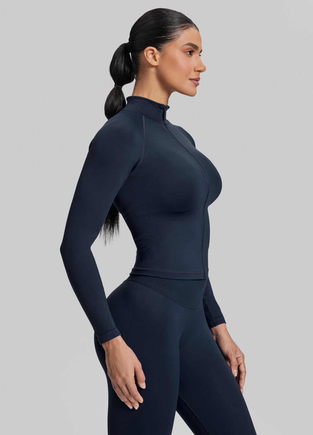 Ultrasculpt Longline Full Zipper Seamless Breathable Warm Jacket - Image 2