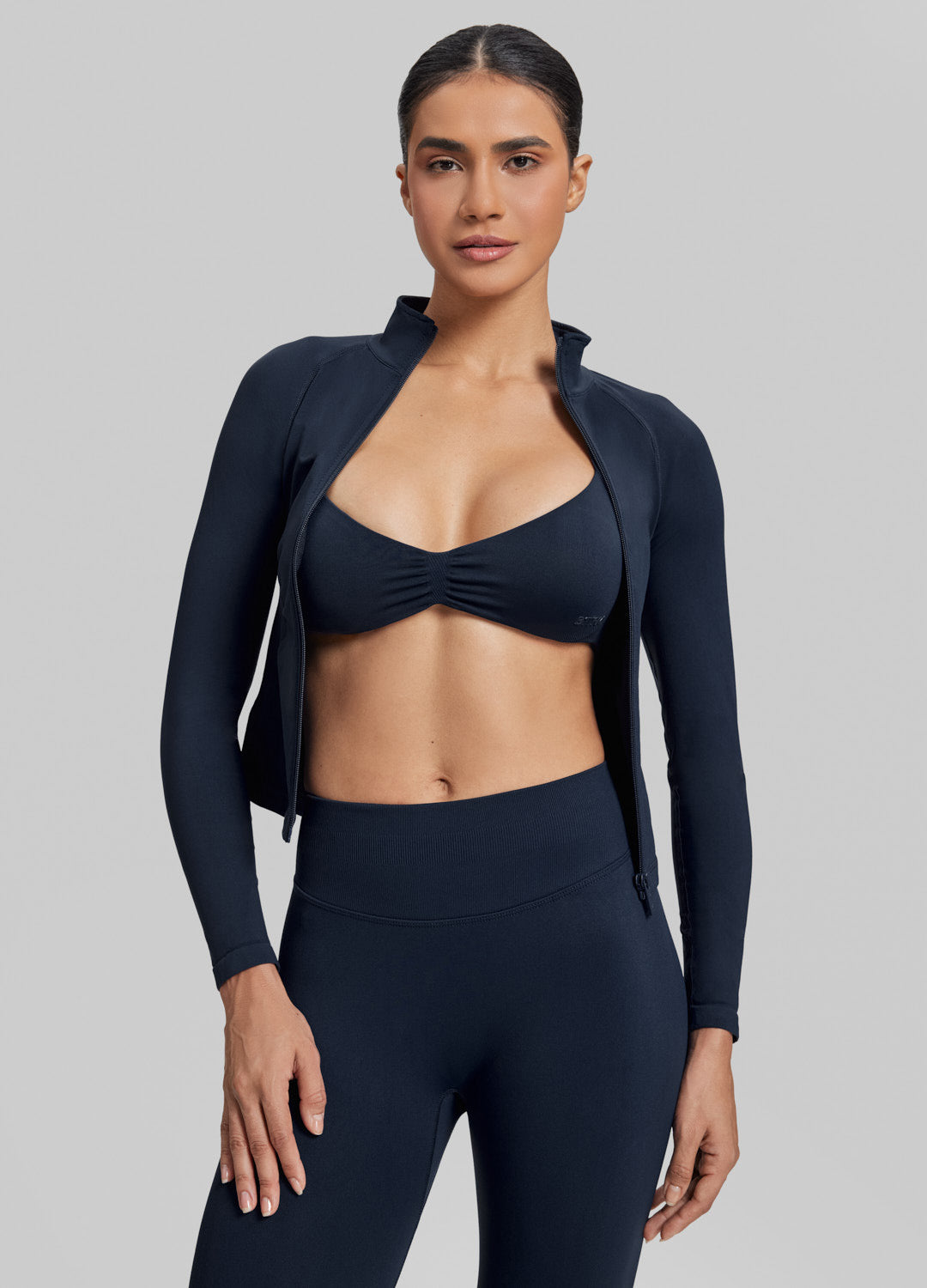 Ultrasculpt Longline Full Zipper Seamless Breathable Warm Jacket - Image 6