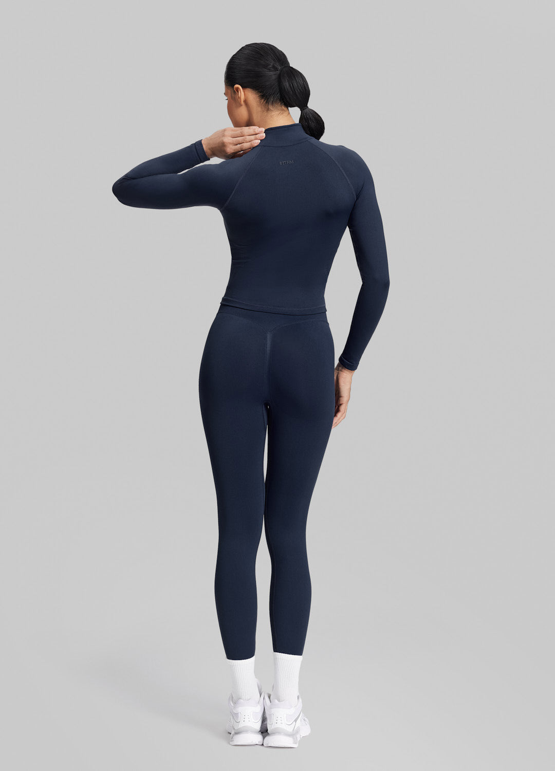 Ultrasculpt Longline Full Zipper Seamless Breathable Warm Jacket - Image 3