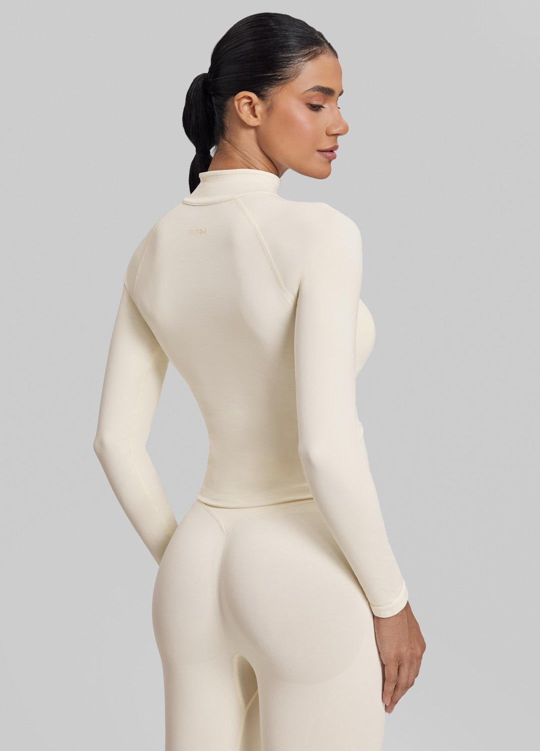 Ultrasculpt Longline Full Zipper Seamless Breathable Warm Jacket - Image 3