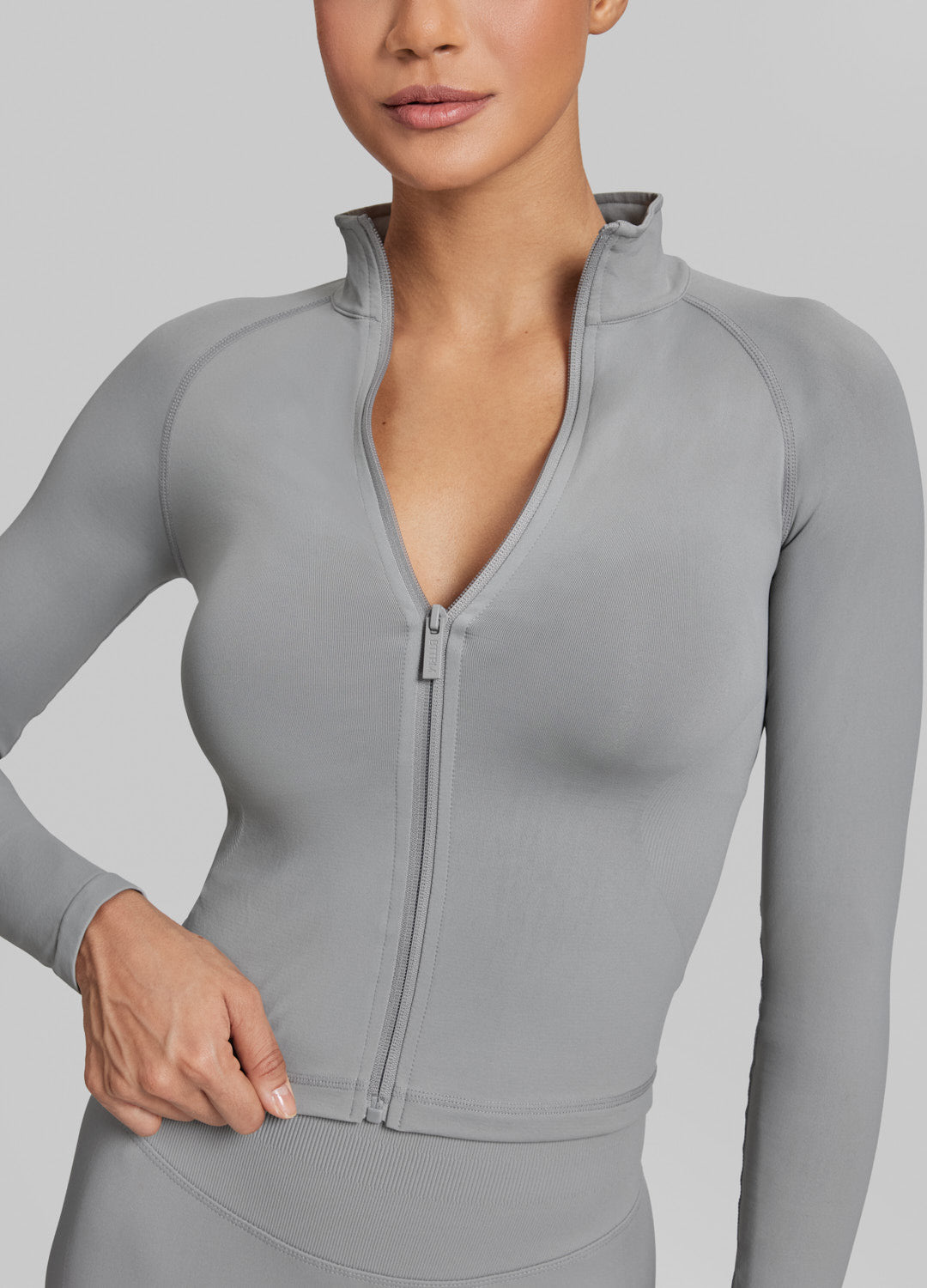 Ultrasculpt Longline Full Zipper Seamless Breathable Warm Jacket - Image 4