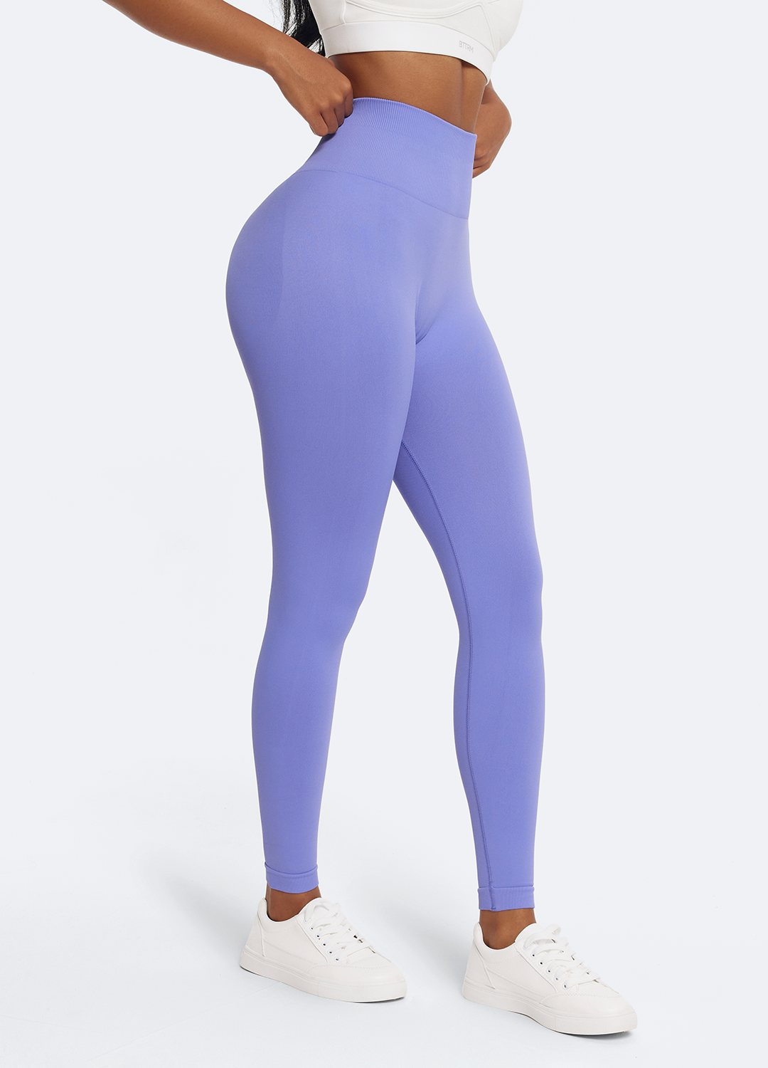 V-Back Scrunch Leggings - Image 3