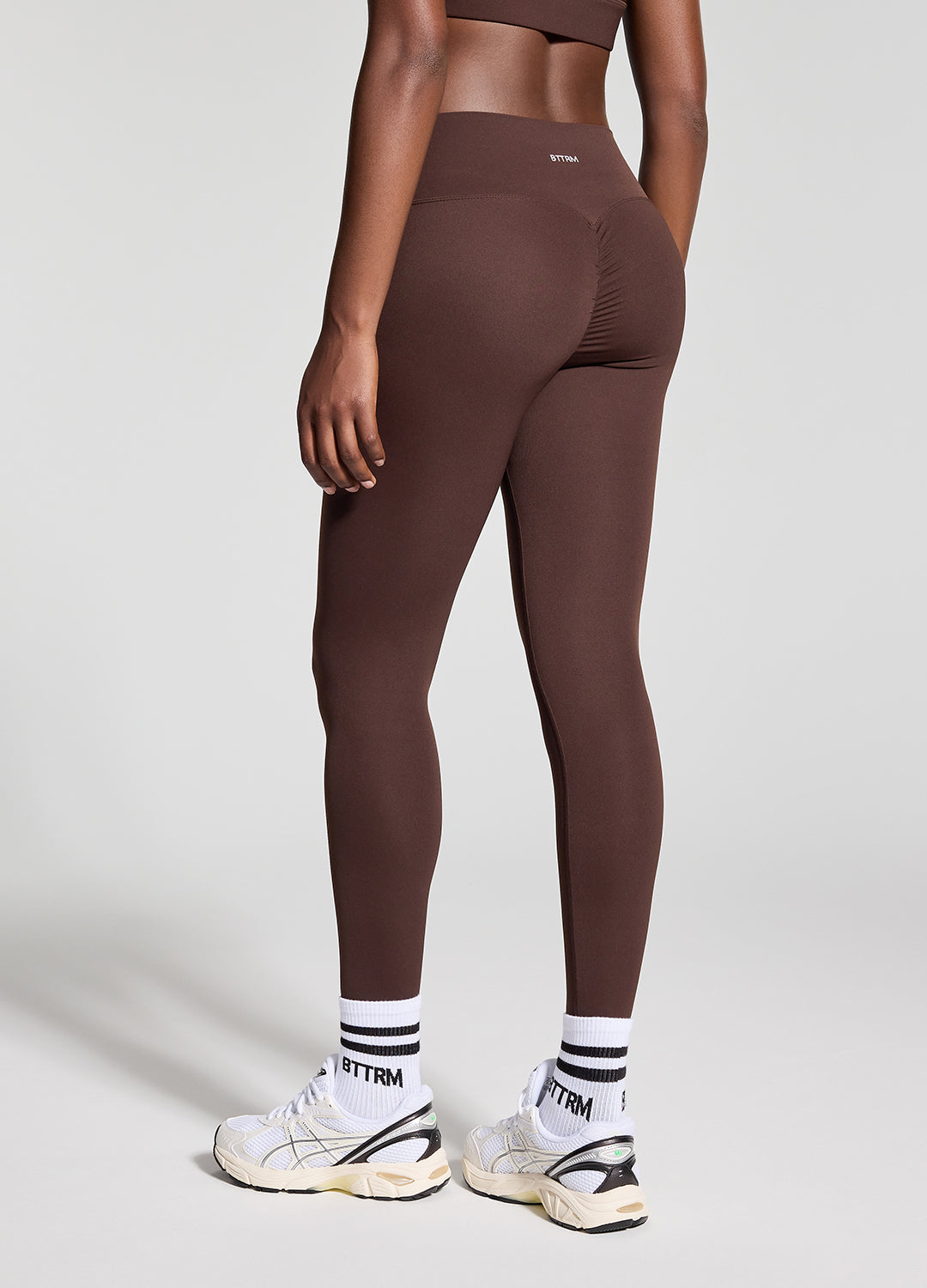 V-Cut Scrunch Leggings - Image 2