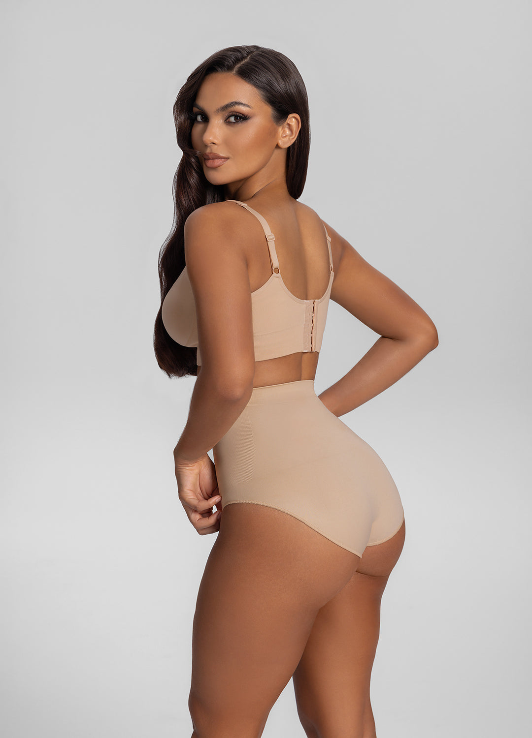 Seamless Smoothing Support Shaping Bra - Image 3